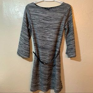 NWT Sharagano Size 4 Bell Sleeve Boatneck Stripped Belted Dress